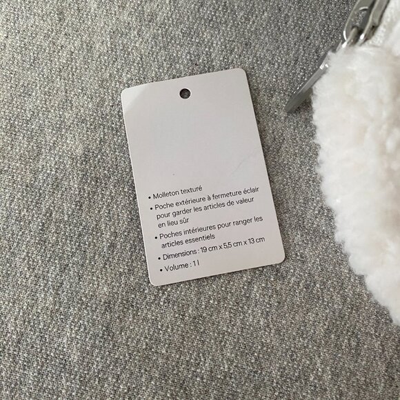 Lululemon Lunar New Year Everywhere Bunny Belt Bag 1L Fleece - Picture 5 of 16